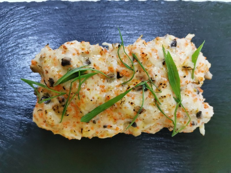 Теплый ролл с крабом